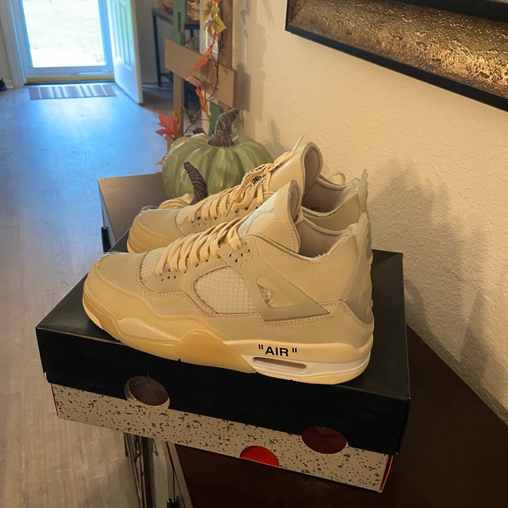 Men’s off white retro 4